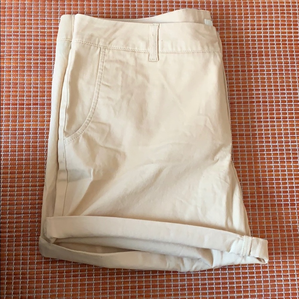 NWT pale yellow shorts
